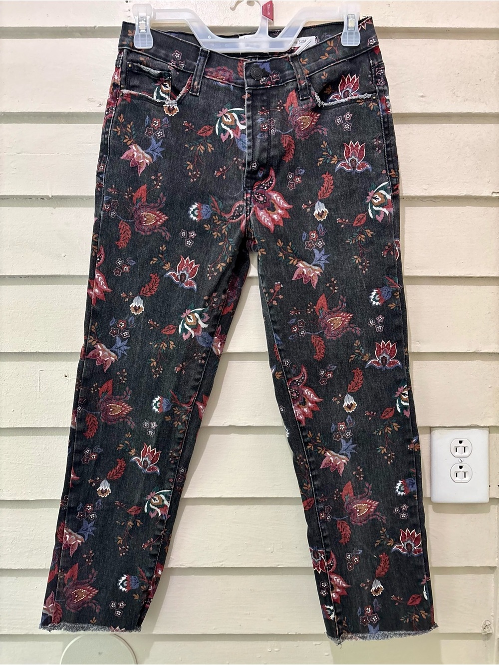 Kensie "Vintage Luxe" The Slim Paisley Floral Print Denim Jeans